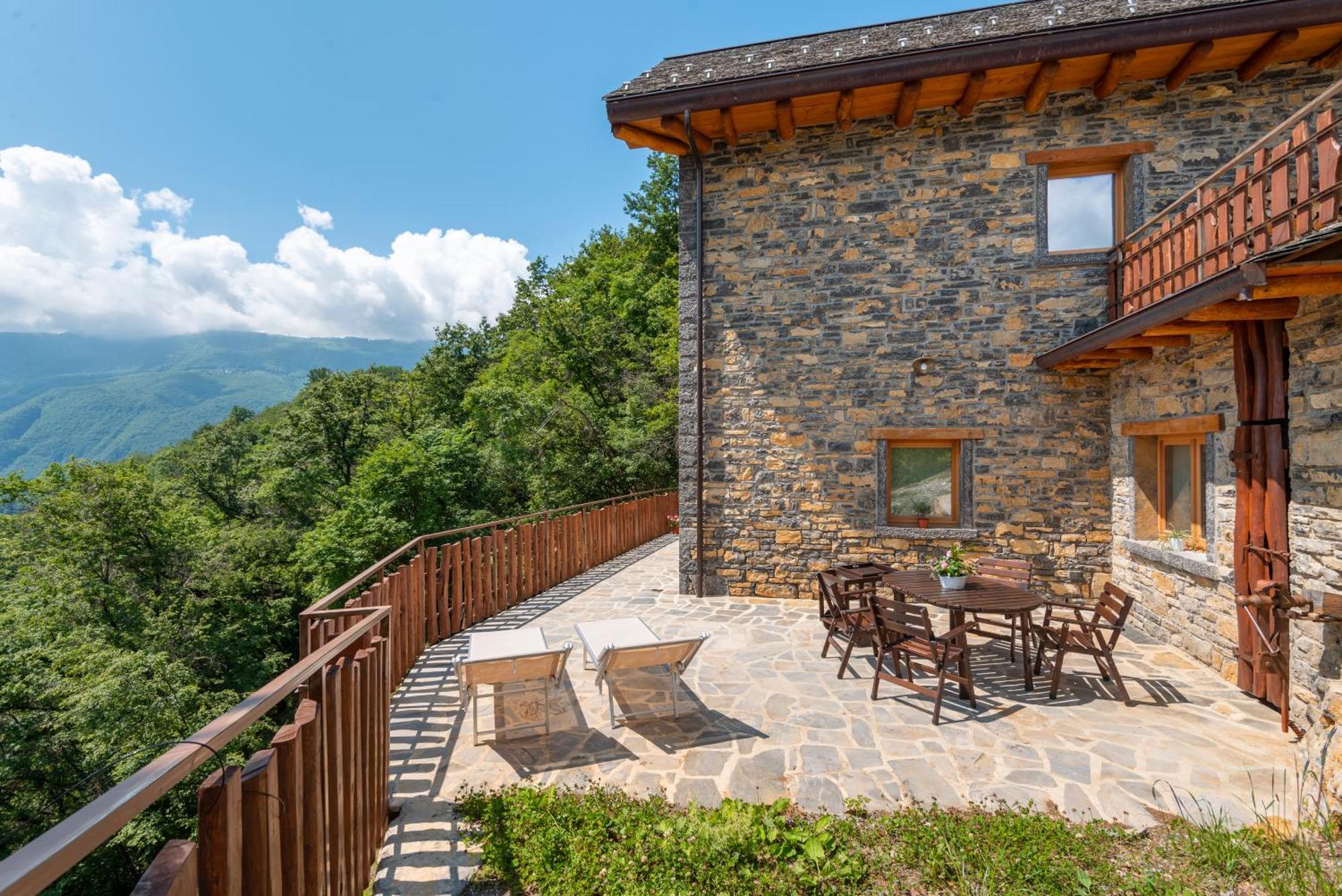 La Torre Del Manghen: Agri-Alloggio Indipendente Rota d'Imagna Exterior foto