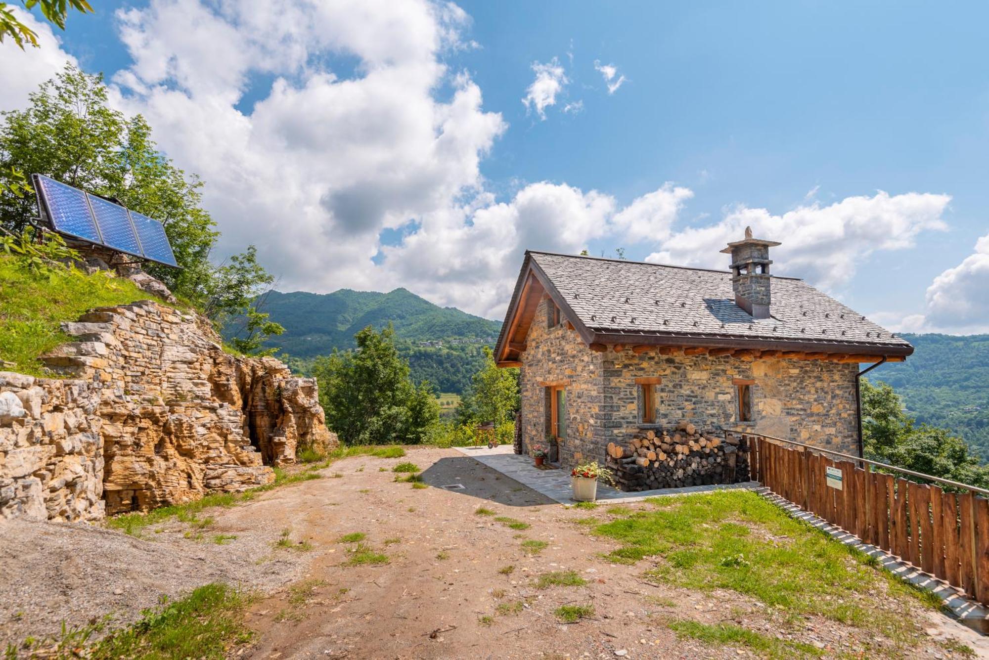 La Torre Del Manghen: Agri-Alloggio Indipendente Rota d'Imagna Exterior foto